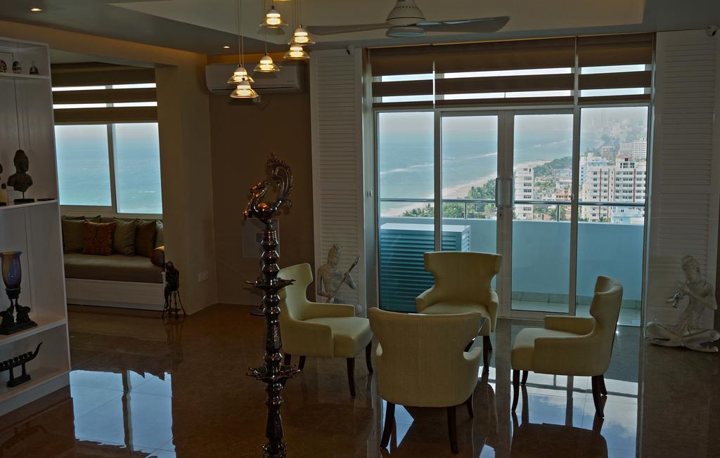 Apartamento The Penthouse Above Sea Dehiwala-Mount Lavinia Exterior foto