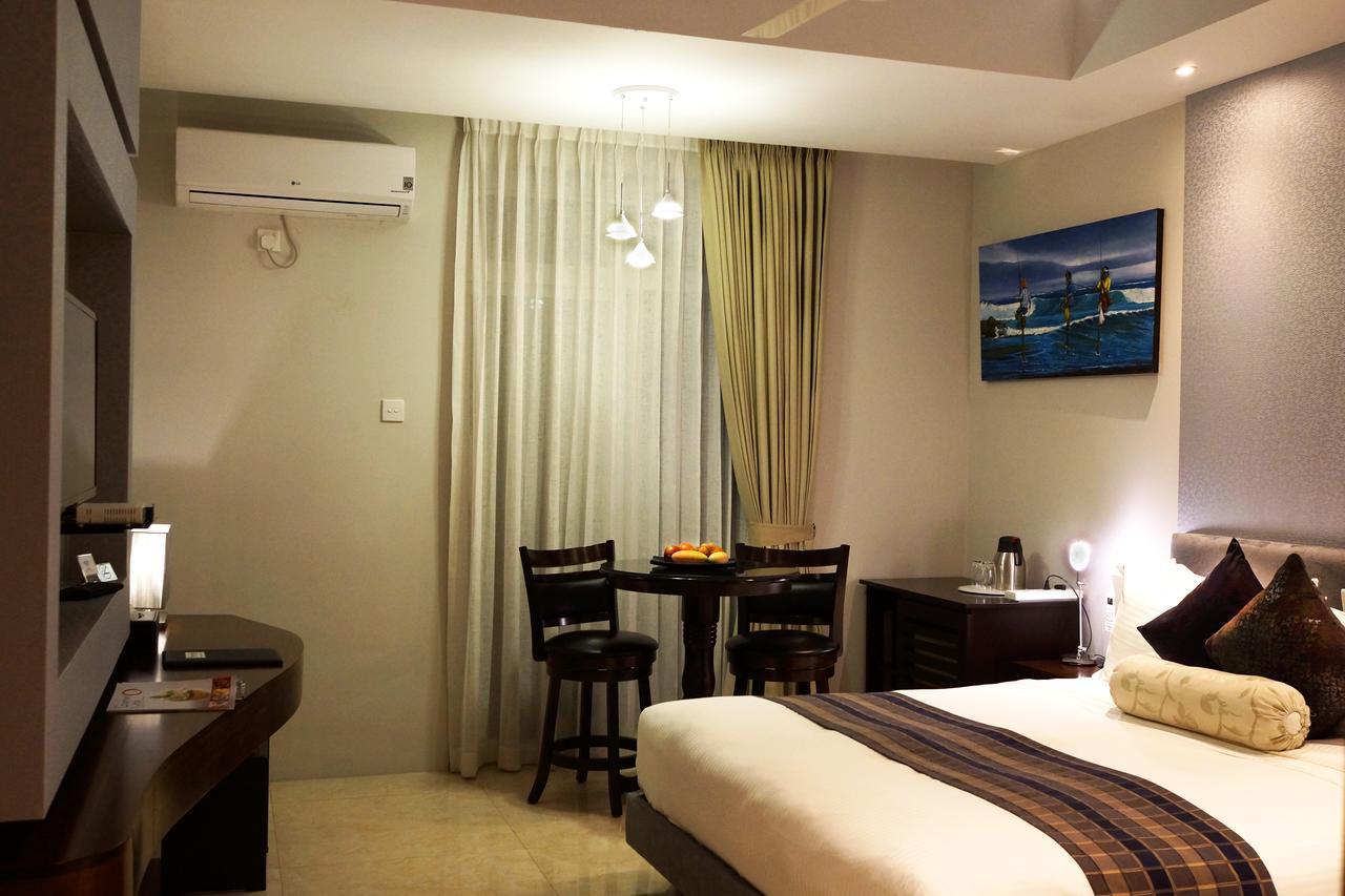Apartamento The Penthouse Above Sea Dehiwala-Mount Lavinia Exterior foto
