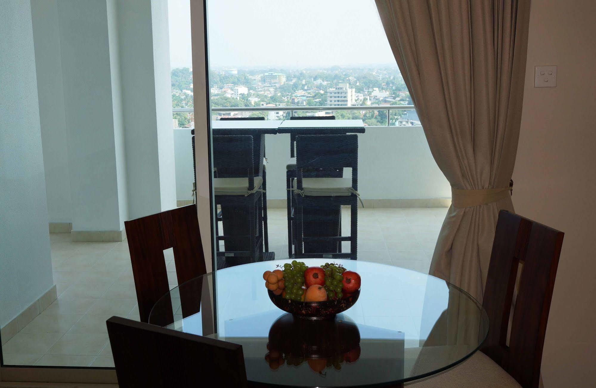 Apartamento The Penthouse Above Sea Dehiwala-Mount Lavinia Exterior foto