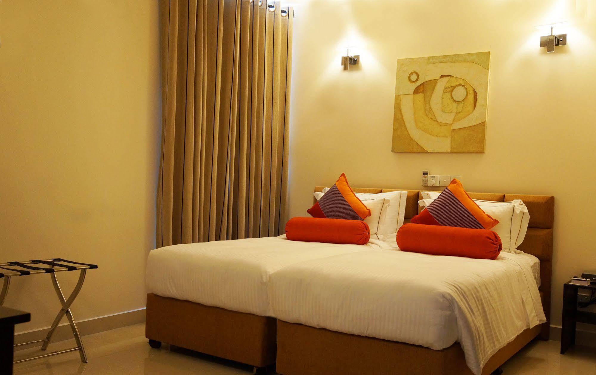 Apartamento The Penthouse Above Sea Dehiwala-Mount Lavinia Exterior foto
