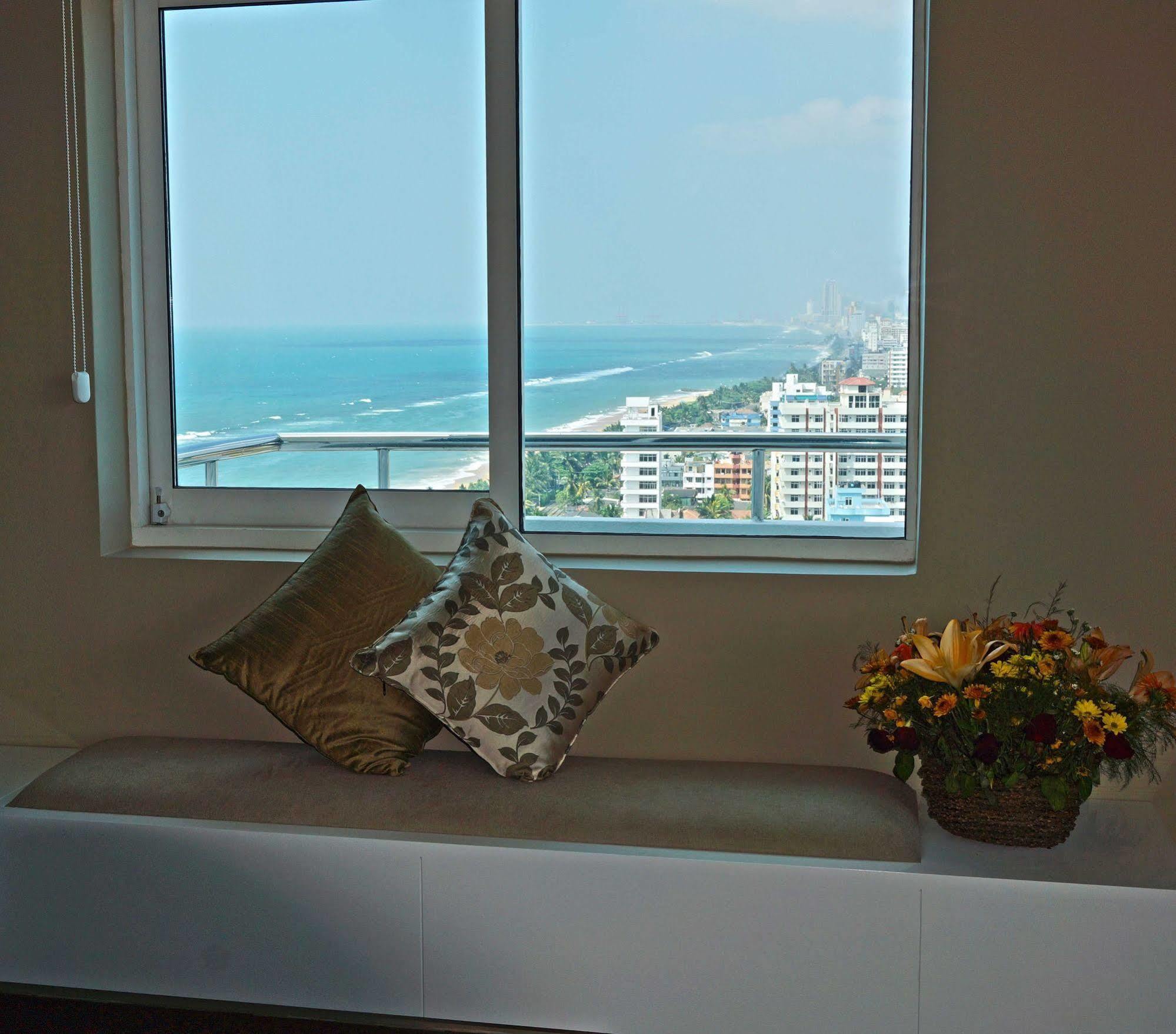 Apartamento The Penthouse Above Sea Dehiwala-Mount Lavinia Exterior foto